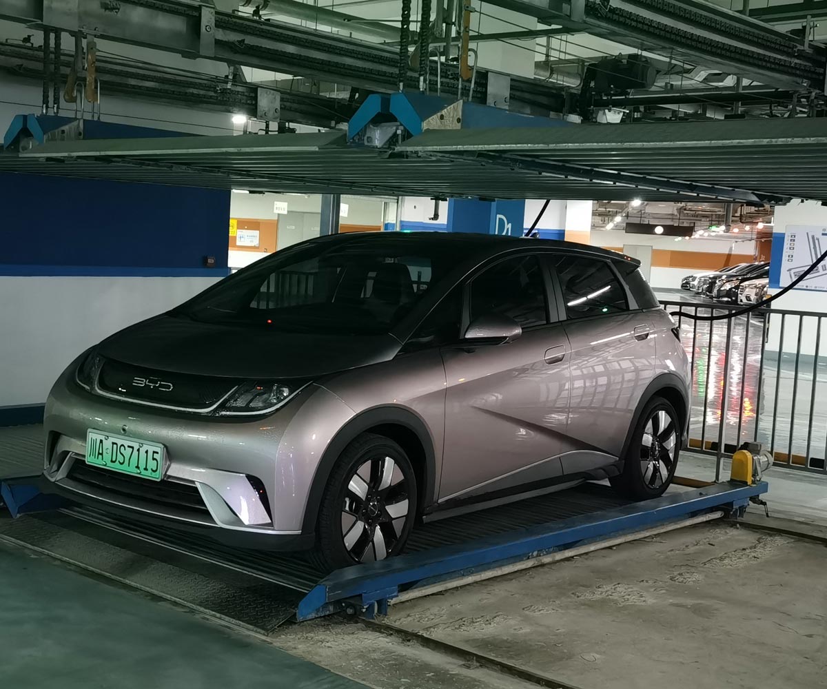 三層升降橫移式立體停車設(shè)備 三層升降橫移式立體停車設(shè)備